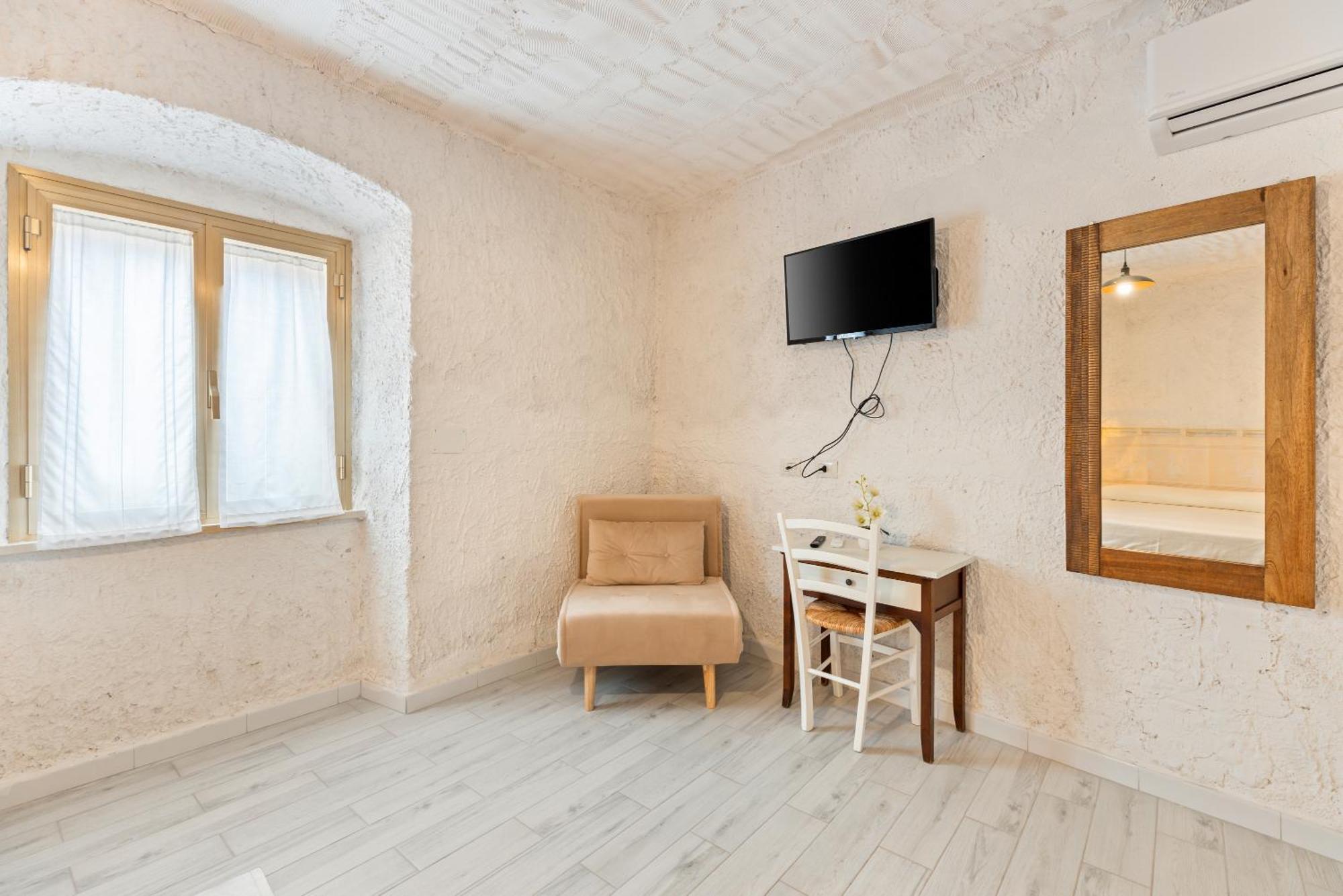Casa Rocca Leilighet Bosa Eksteriør bilde